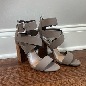 Steve Madden Taupe Strap Block Heel sz 6